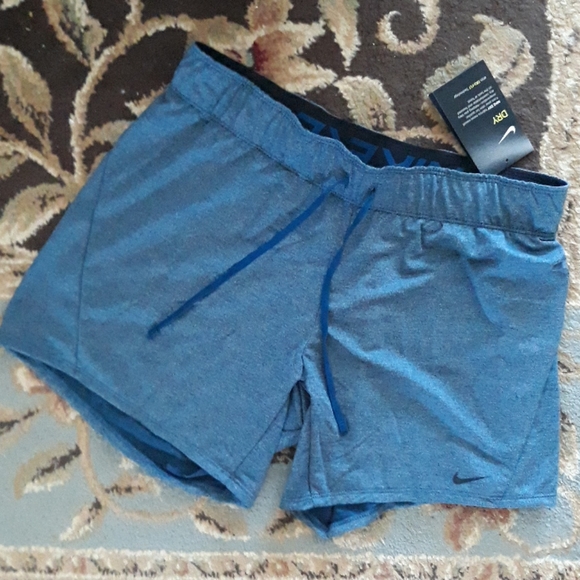 3x*Host Pick*Nike dri-fit ladies shorts - Picture 12 of 16